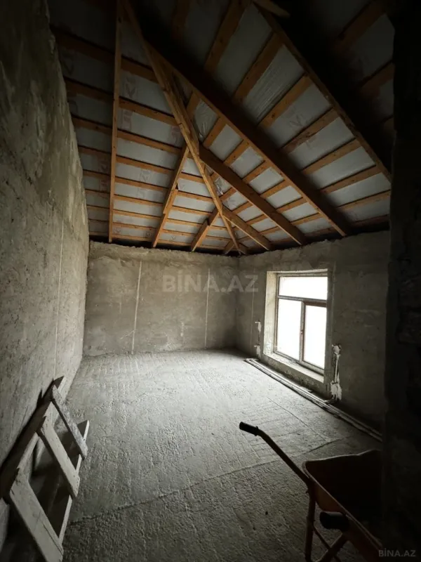 Satılır 9 otaqlı həyət evi 310 m²