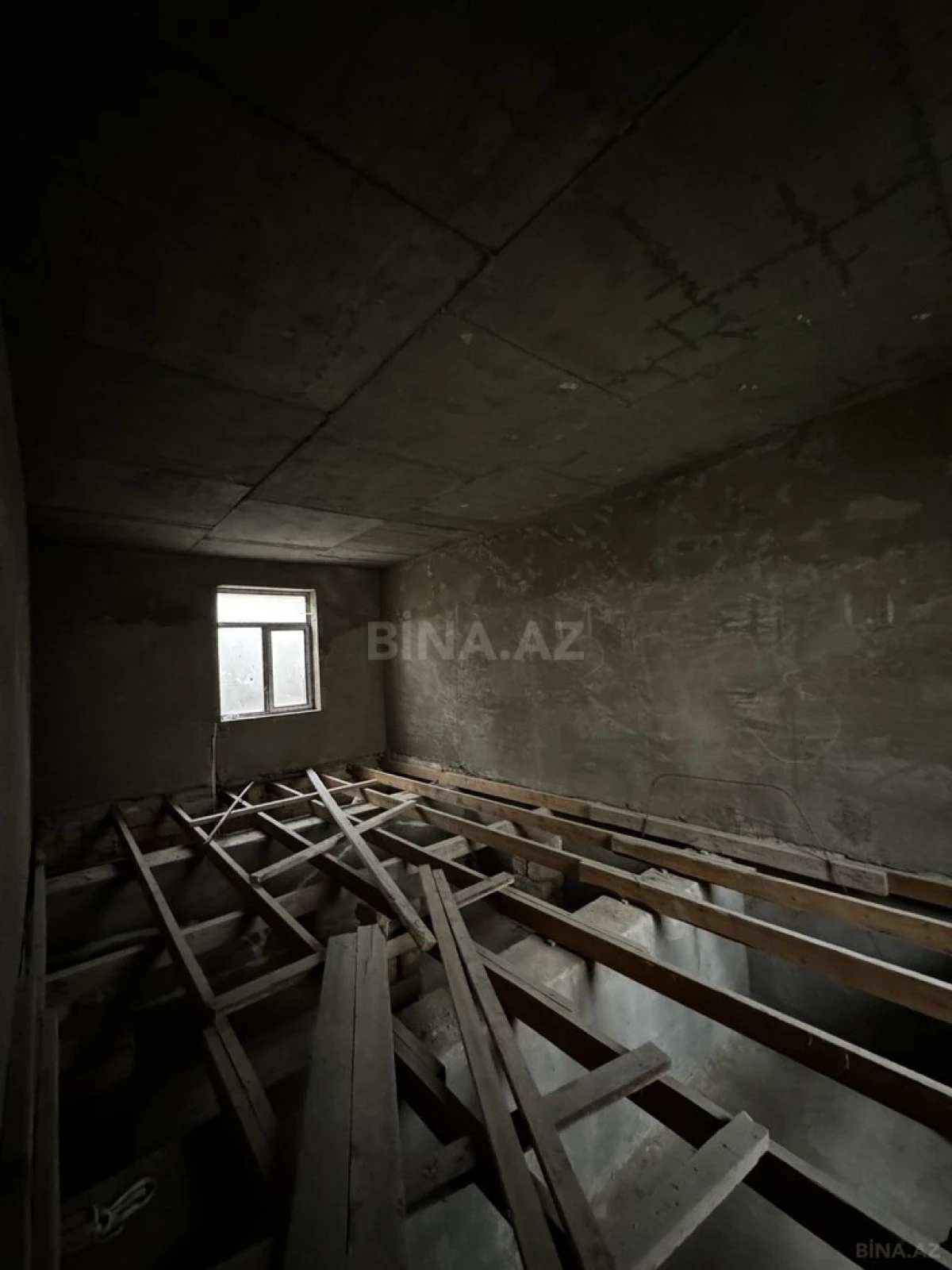 Satılır 9 otaqlı həyət evi 310 m²