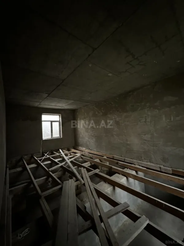 Satılır 9 otaqlı həyət evi 310 m²