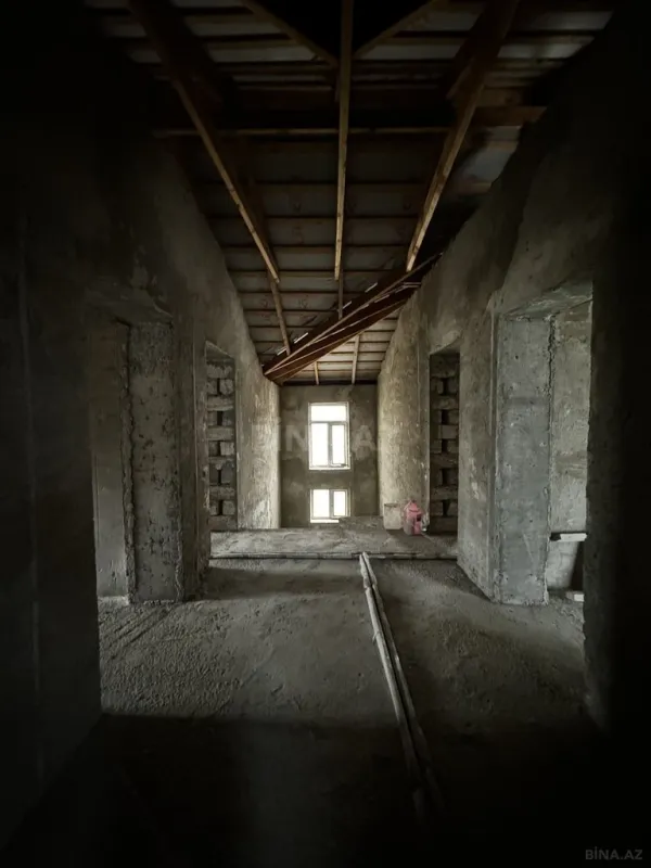 Satılır 9 otaqlı həyət evi 310 m²