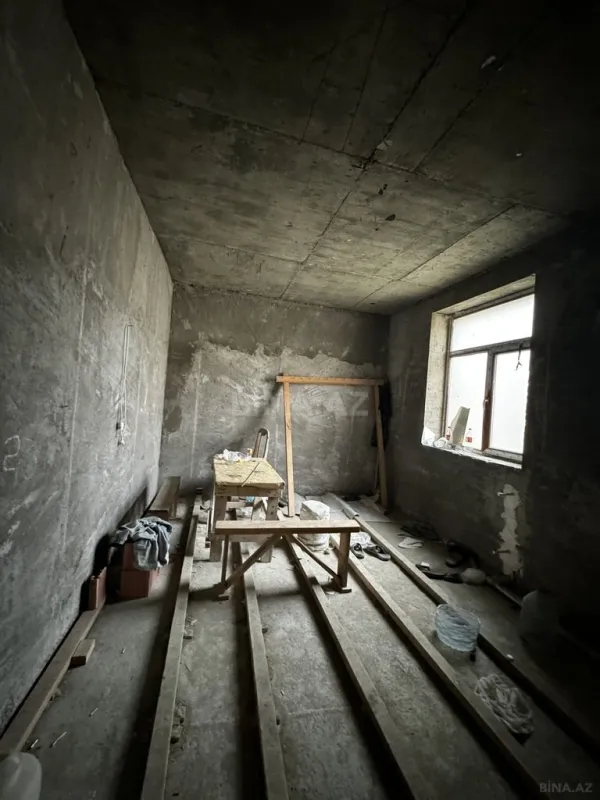 Satılır 9 otaqlı həyət evi 310 m²