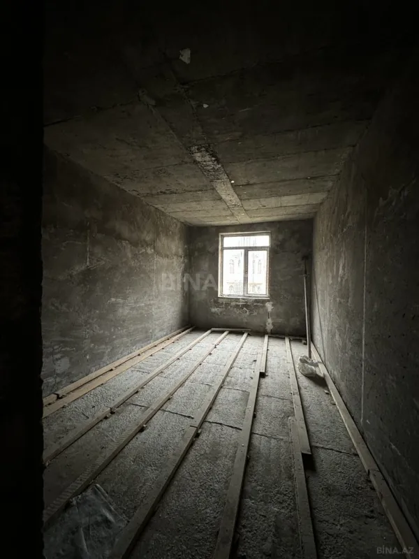 Satılır 9 otaqlı həyət evi 310 m²