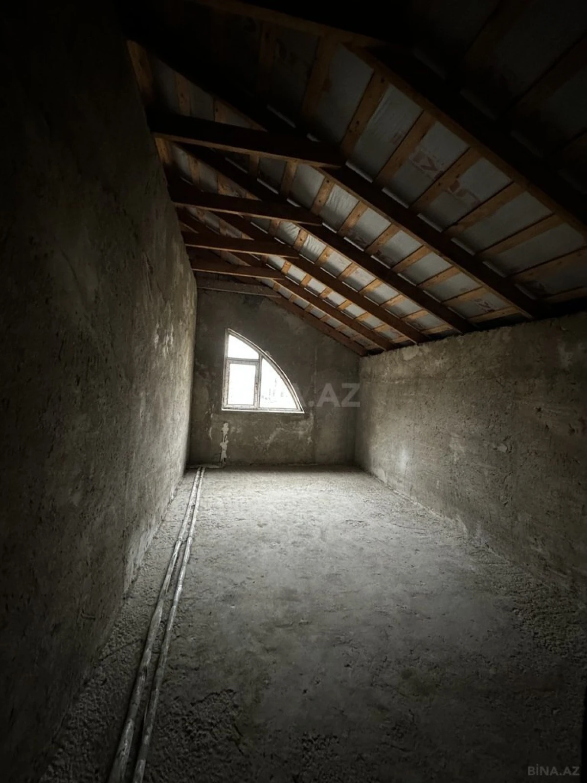 Satılır 9 otaqlı həyət evi 310 m²