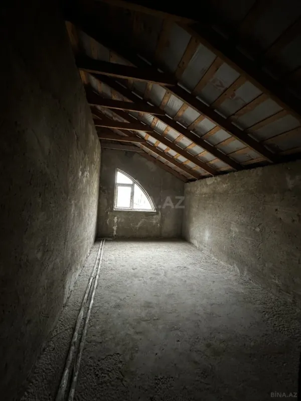 Satılır 9 otaqlı həyət evi 310 m²