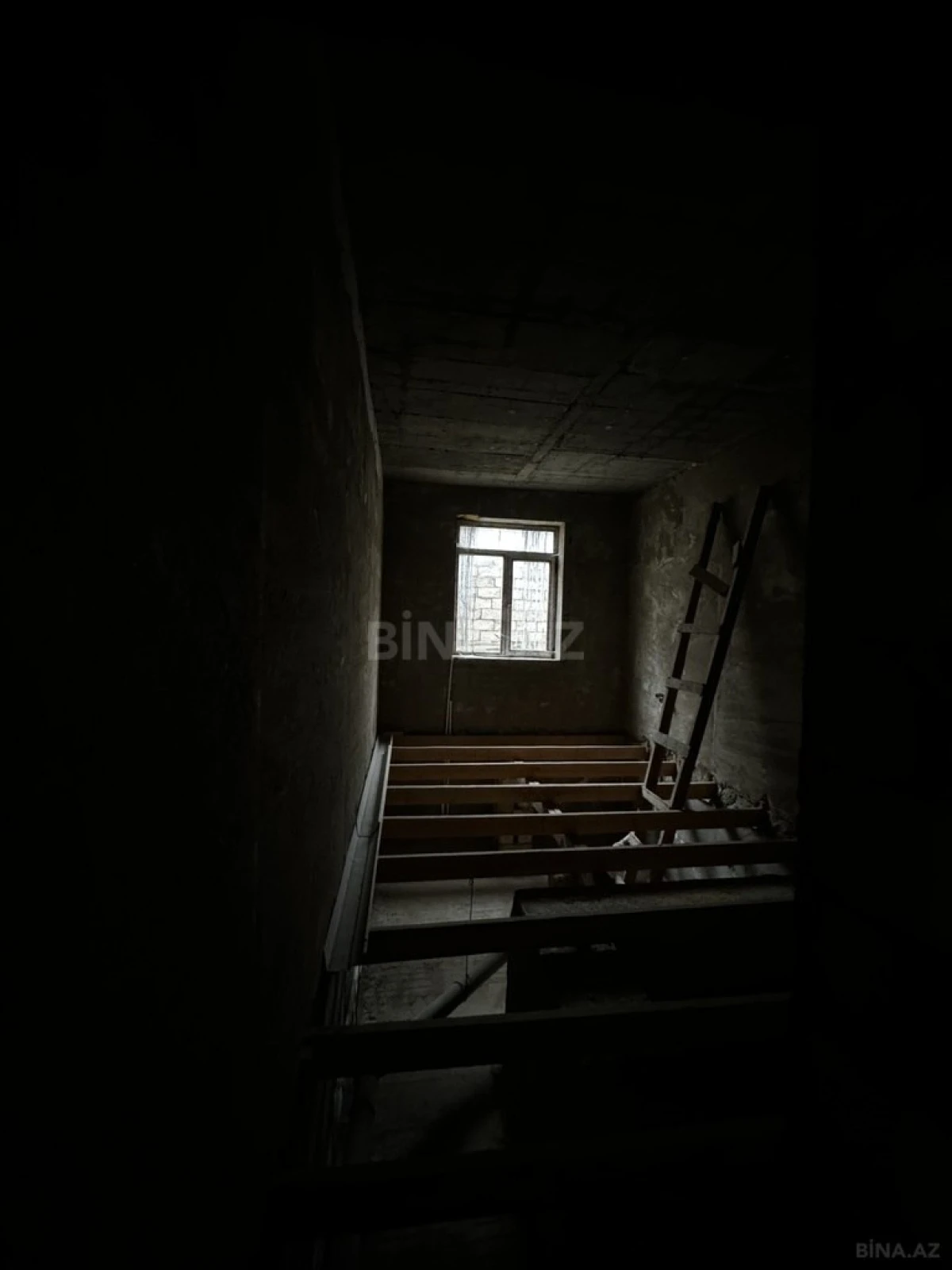 Satılır 9 otaqlı həyət evi 310 m²