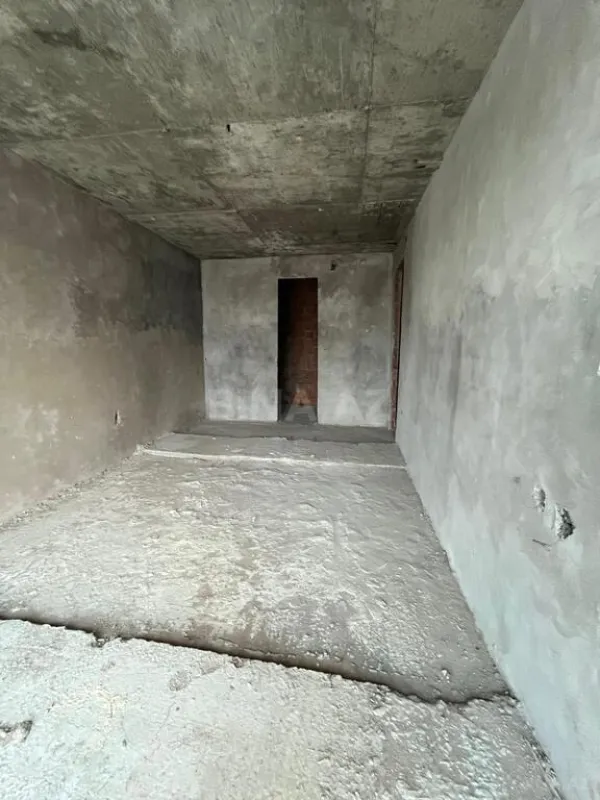 Satılır 4 otaqlı mənzil 240 m²