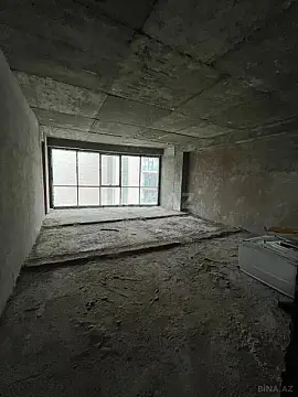 Satılır 4 otaqlı mənzil 240 m²