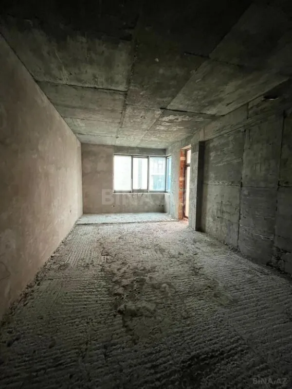 Satılır 4 otaqlı mənzil 240 m²