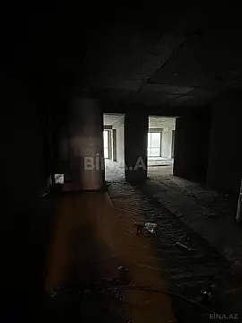 Satılır 4 otaqlı mənzil 240 m²