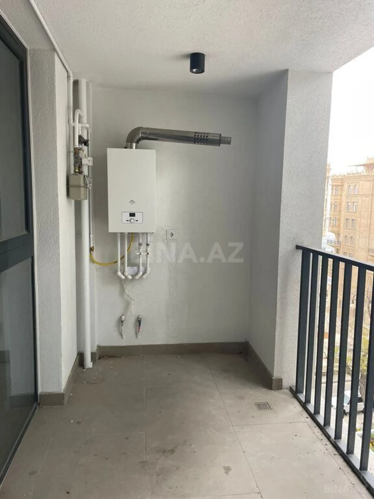 Satılır 2 otaqlı mənzil 85 m²