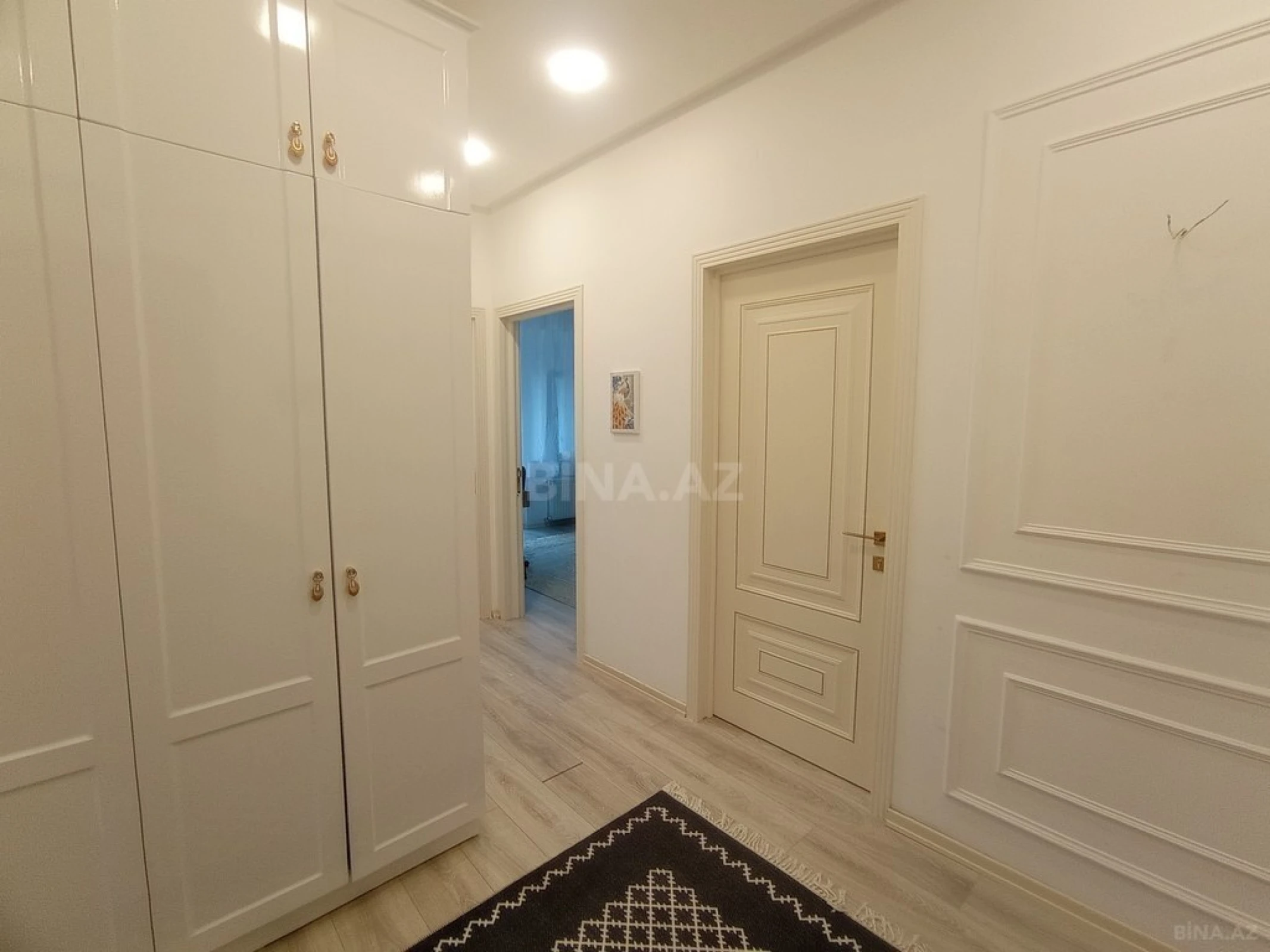 Satılır 2 otaqlı mənzil 80 m²