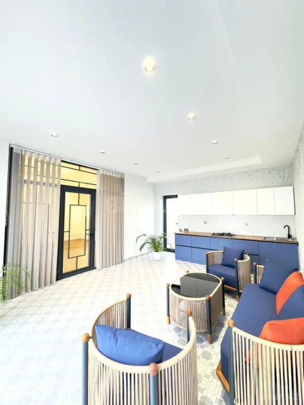 Satılır 5 otaqlı həyət evi 280 m²