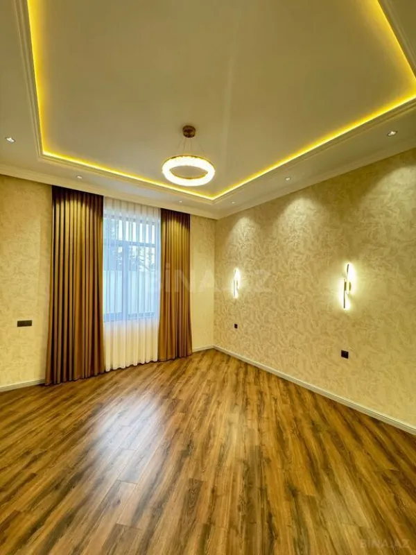 Satılır 5 otaqlı həyət evi 280 m²