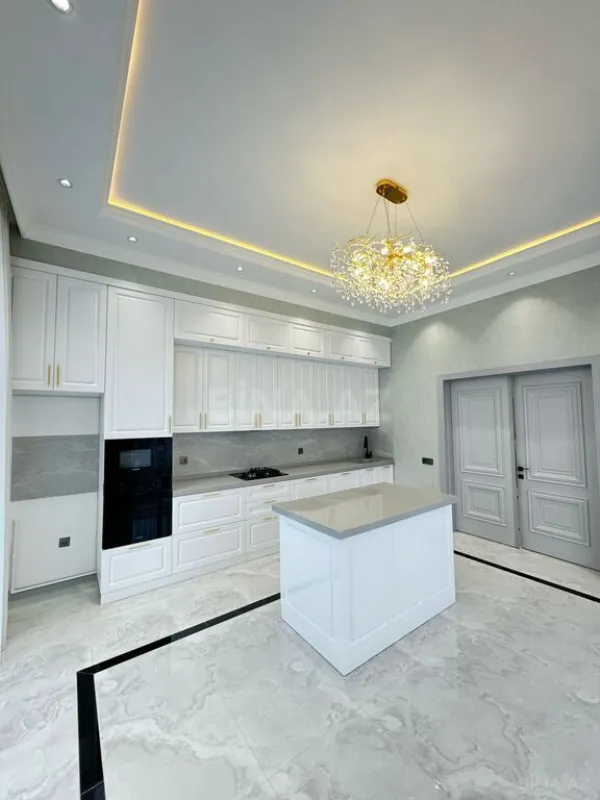 Satılır 5 otaqlı həyət evi 280 m²