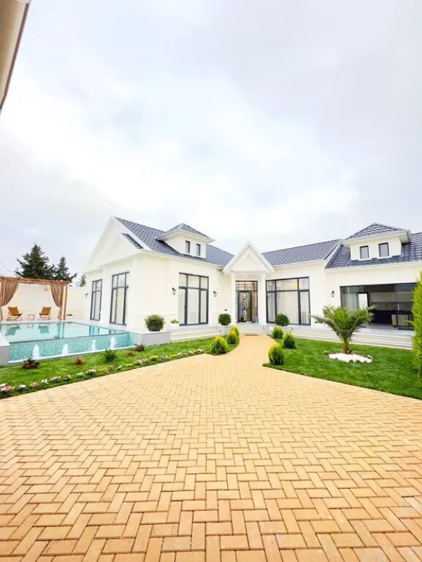 Satılır 5 otaqlı həyət evi 280 m²
