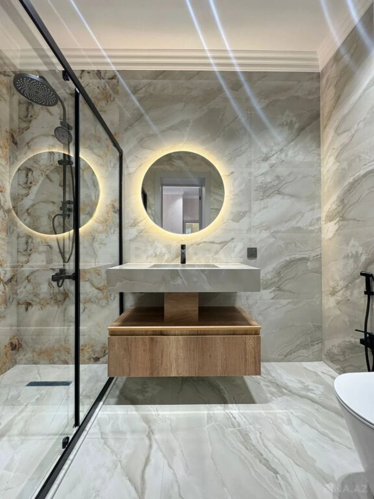 Satılır 5 otaqlı həyət evi 280 m²