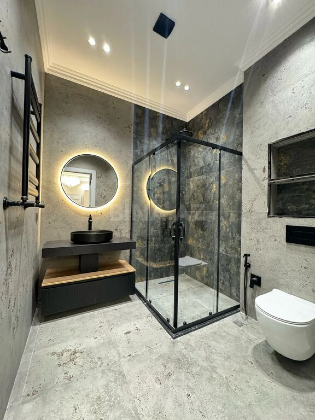 Satılır 5 otaqlı həyət evi 280 m²