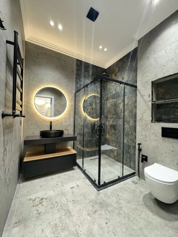 Satılır 5 otaqlı həyət evi 280 m²