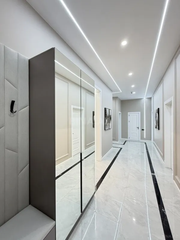 Satılır 5 otaqlı həyət evi 260 m²
