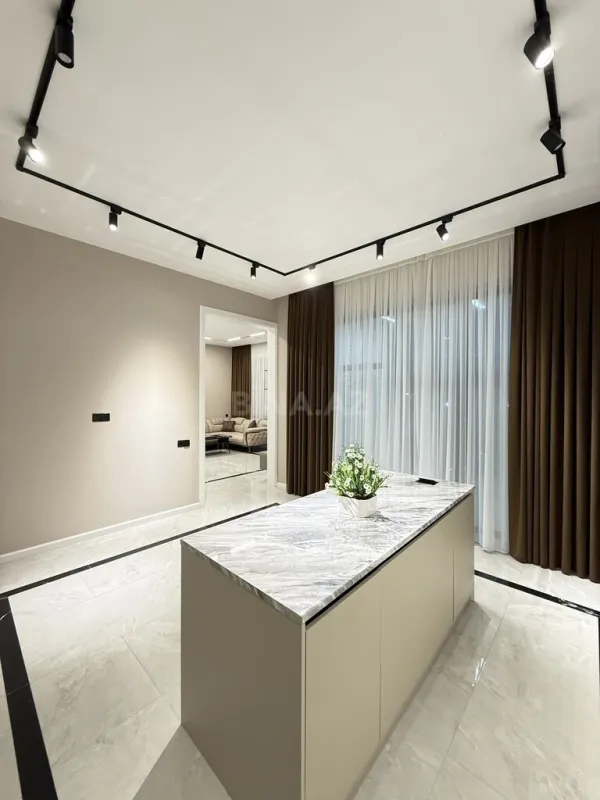 Satılır 5 otaqlı həyət evi 260 m²