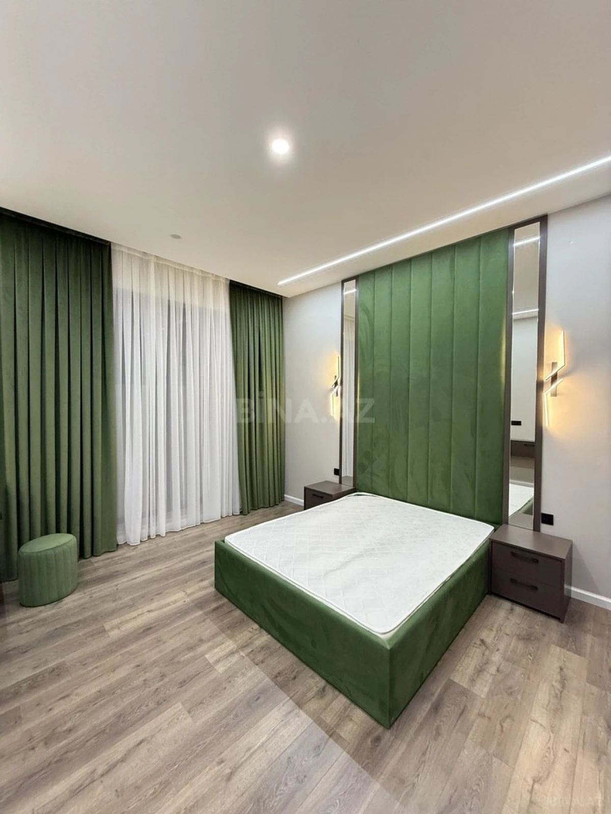 Satılır 5 otaqlı həyət evi 260 m²