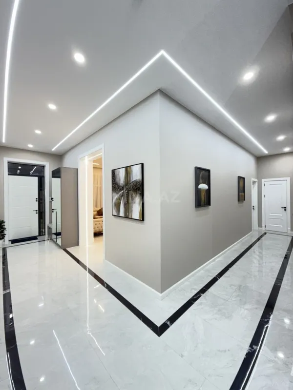 Satılır 5 otaqlı həyət evi 260 m²