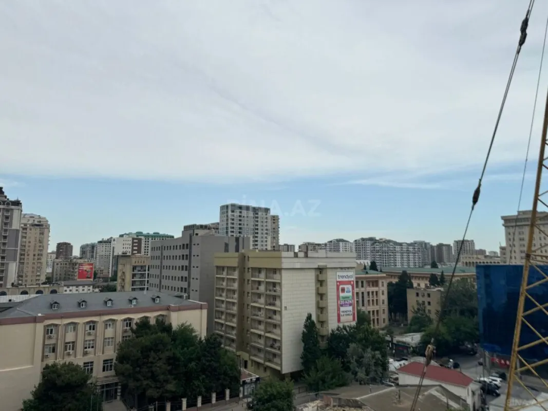 Satılır 3 otaqlı mənzil 125 m²