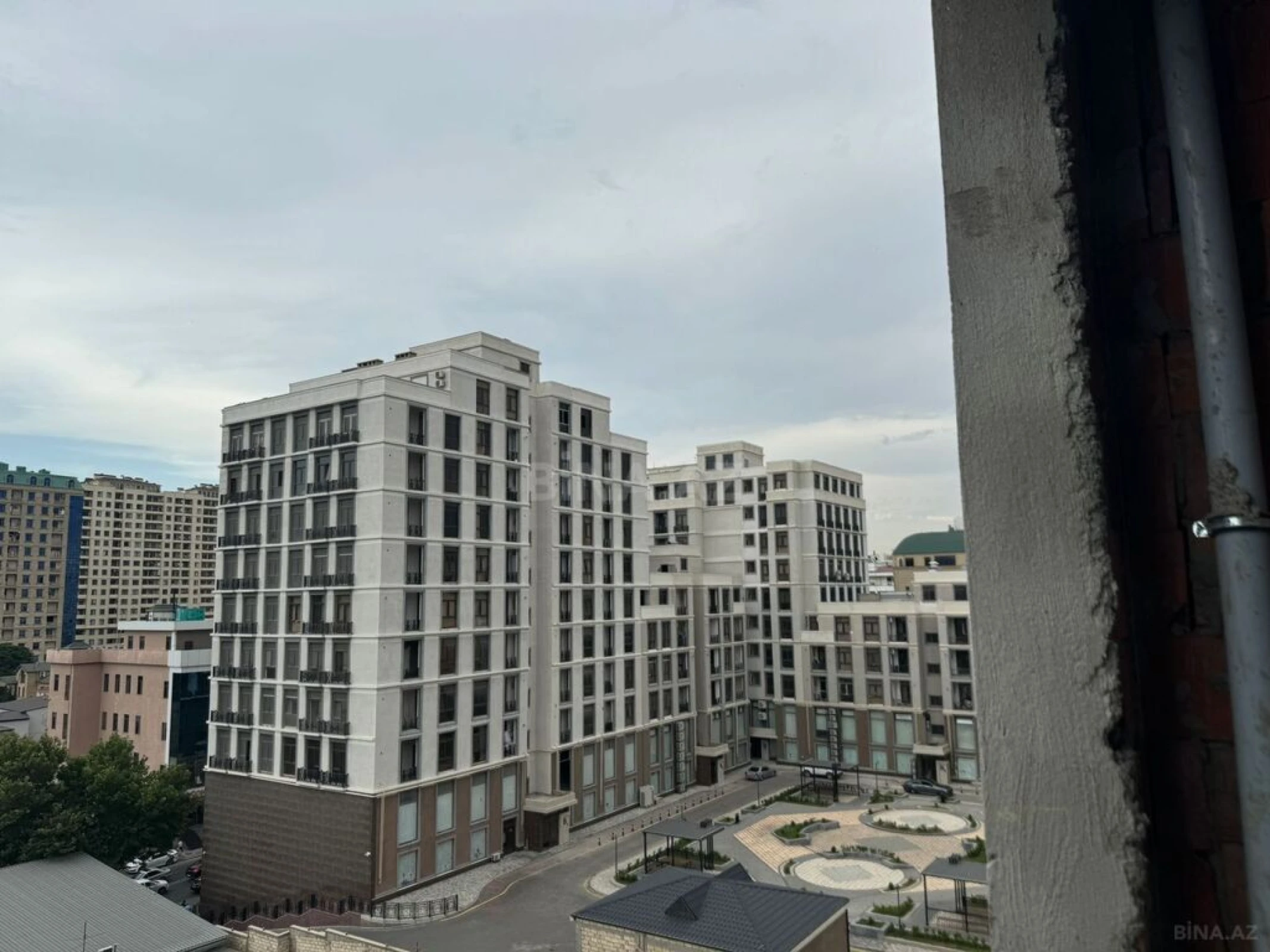 Satılır 3 otaqlı mənzil 125 m²
