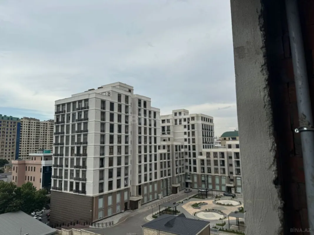 Satılır 3 otaqlı mənzil 125 m²