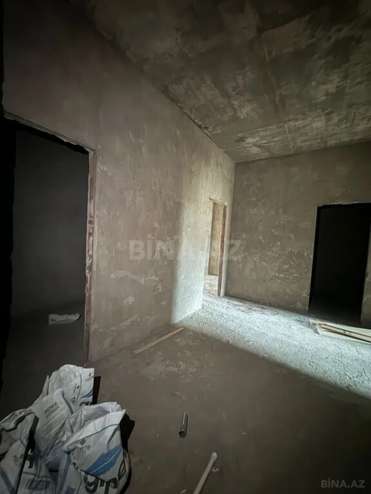 Satılır 3 otaqlı mənzil 125 m²