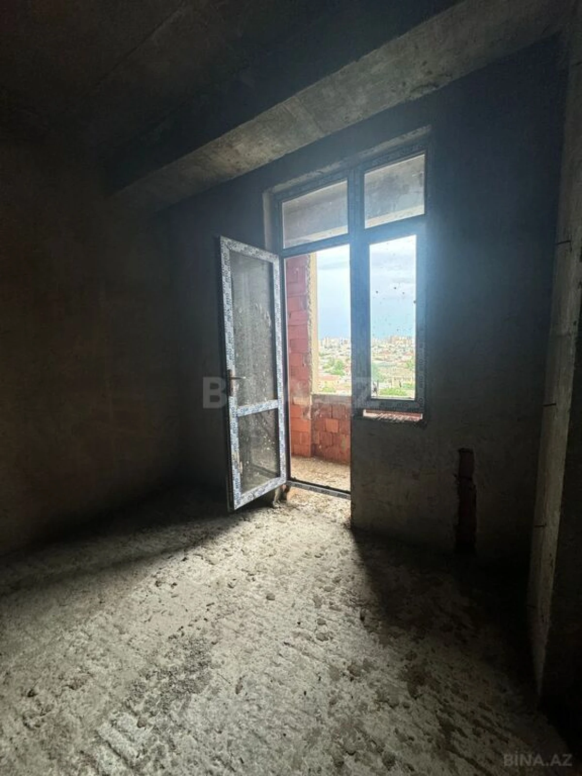 Satılır 3 otaqlı mənzil 125 m²