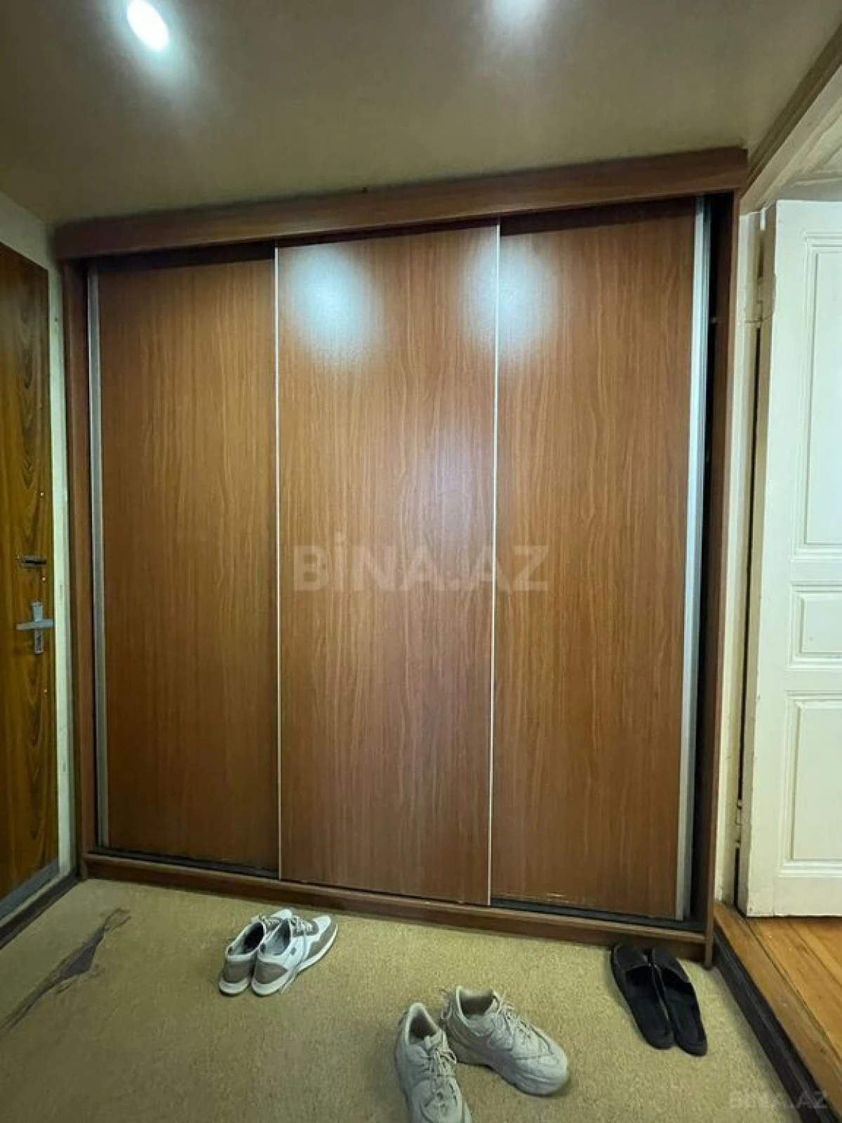 Satılır 3 otaqlı mənzil 94 m²