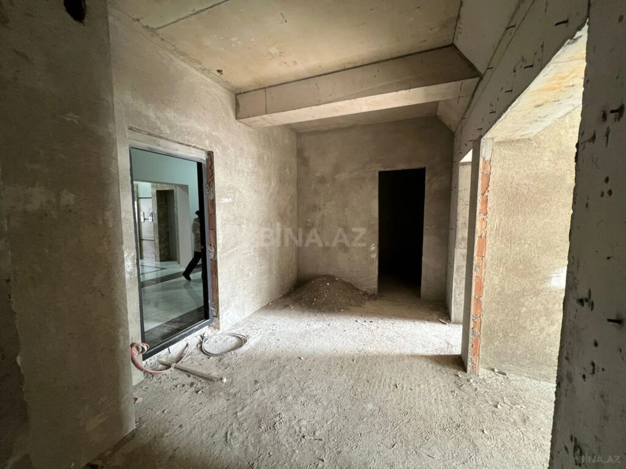 Satılır 3 otaqlı mənzil 152 m²