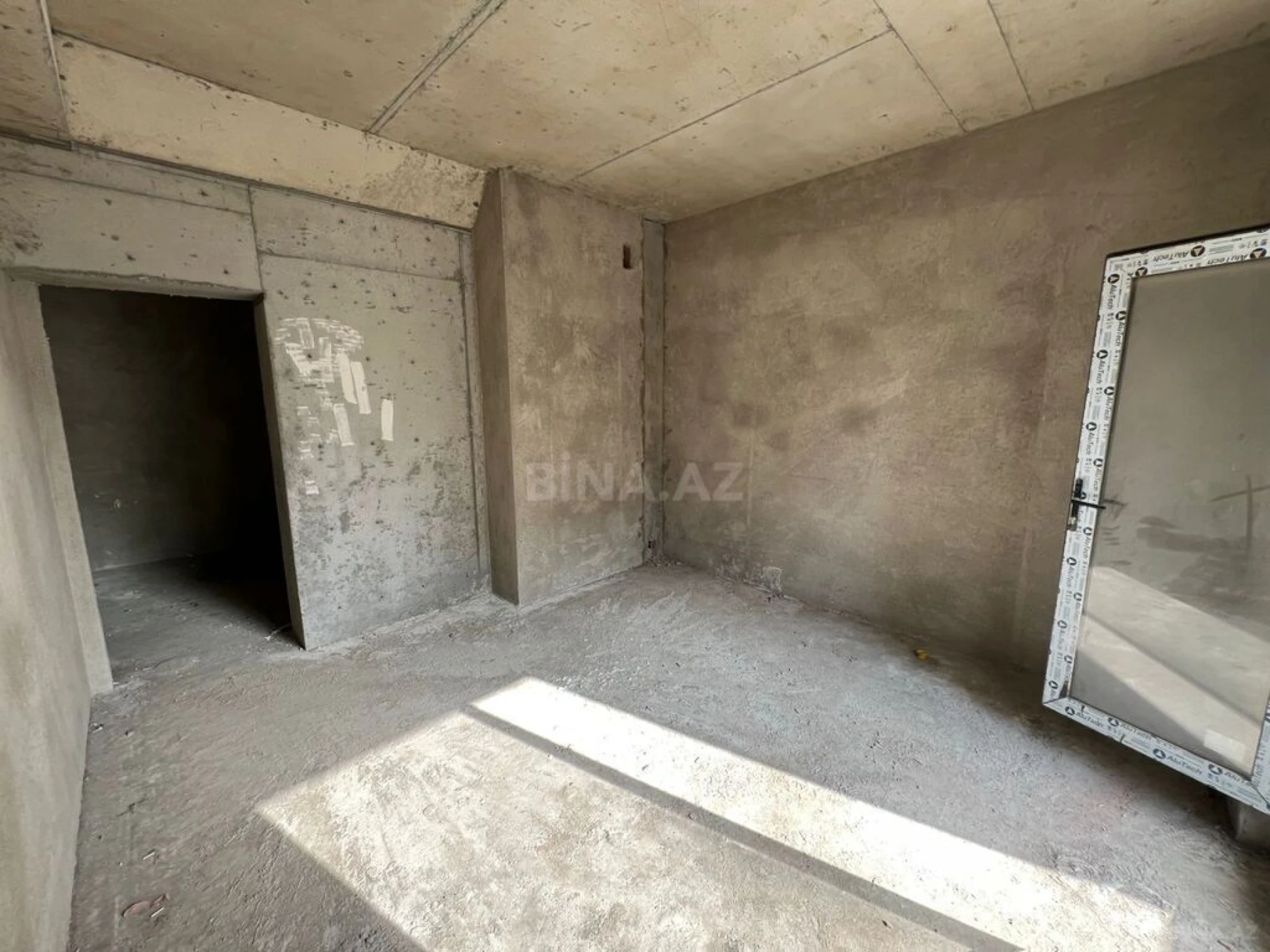 Satılır 3 otaqlı mənzil 152 m²