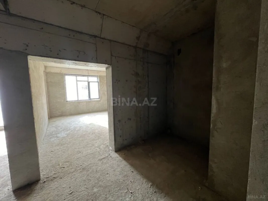 Satılır 3 otaqlı mənzil 152 m²