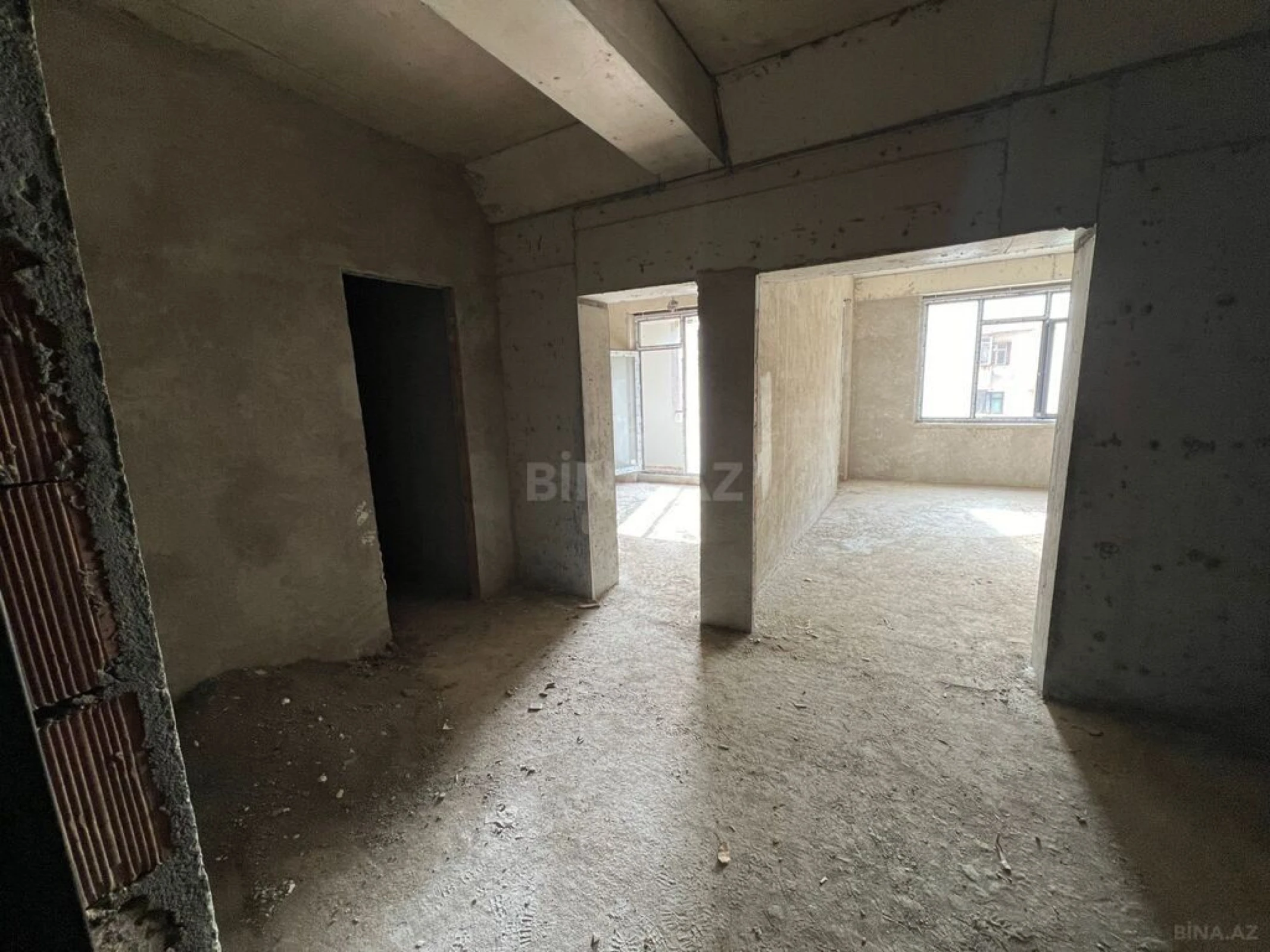 Satılır 3 otaqlı mənzil 152 m²