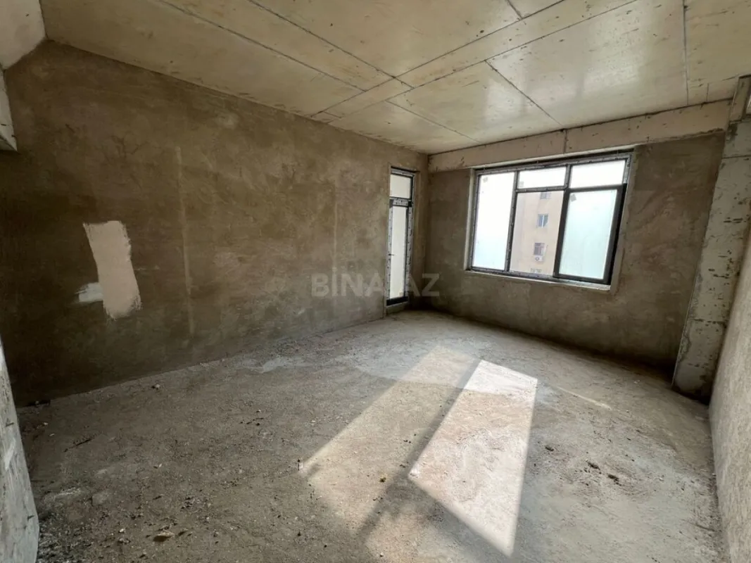 Satılır 3 otaqlı mənzil 152 m²