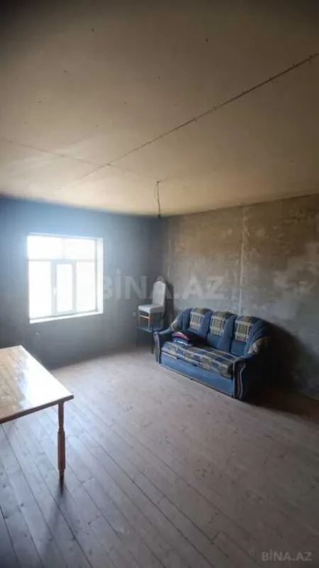 Satılır 6 otaqlı həyət evi 240 m²