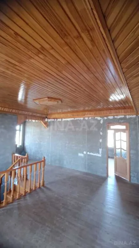 Satılır 6 otaqlı həyət evi 240 m²