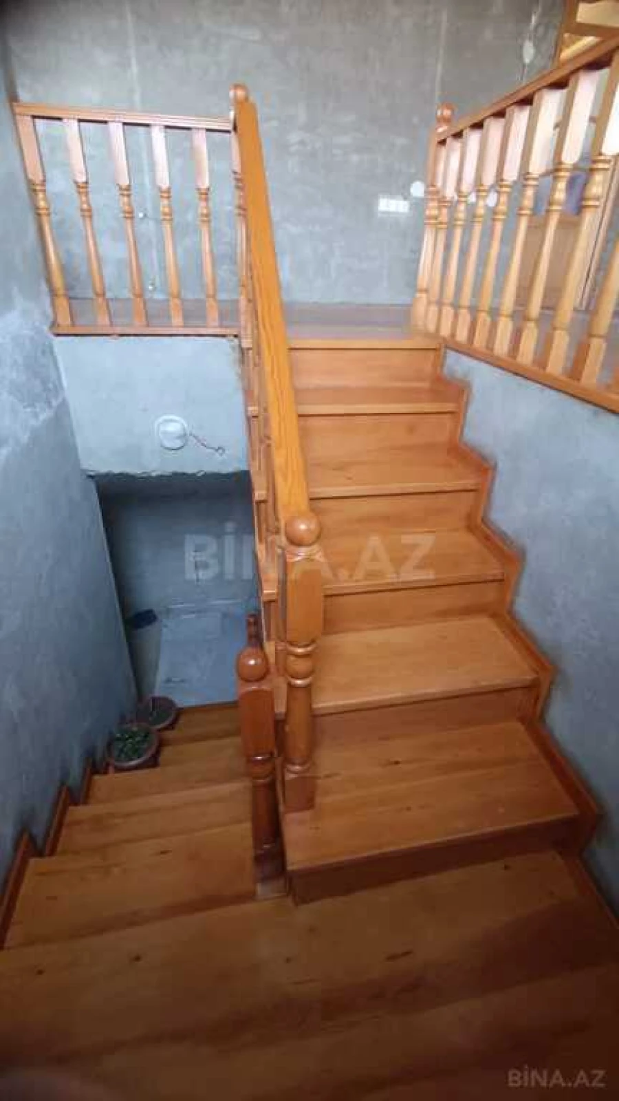 Satılır 6 otaqlı həyət evi 240 m²