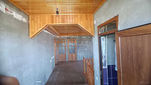 Satılır 6 otaqlı həyət evi 240 m²