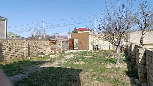 Satılır 6 otaqlı həyət evi 240 m²