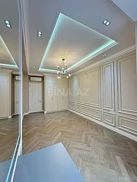 Satılır 4 otaqlı mənzil 205 m²