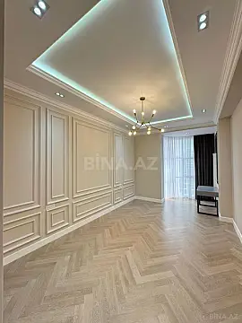 Satılır 4 otaqlı mənzil 205 m²