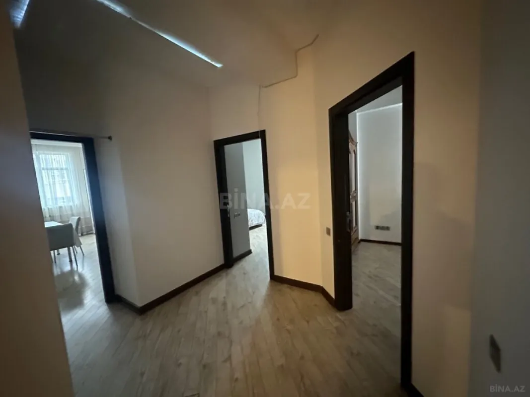 Kirayə verilir 6 otaqlı mənzil 248 m²