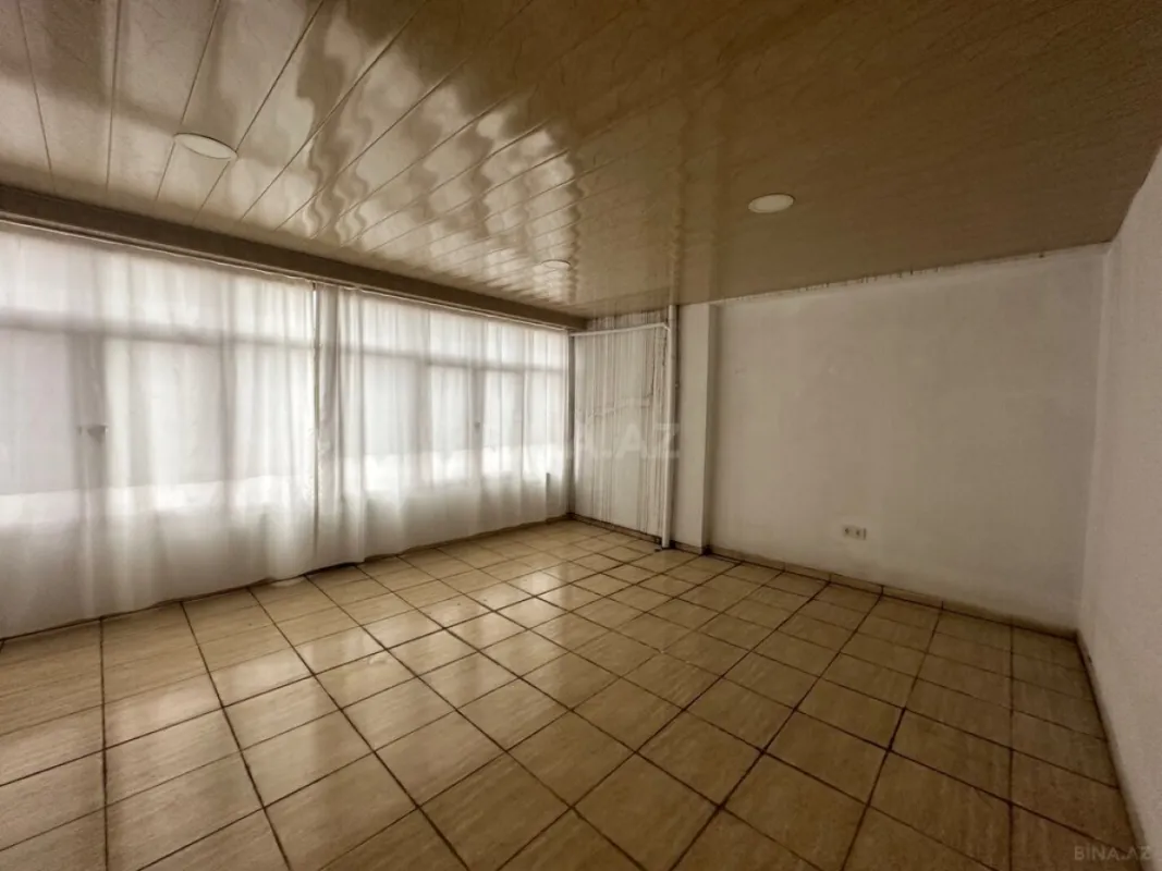 Kirayə verilir 6 otaqlı mənzil 248 m²