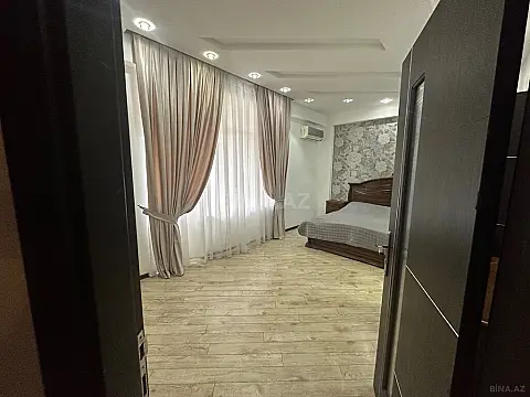 Kirayə verilir 6 otaqlı mənzil 248 m²