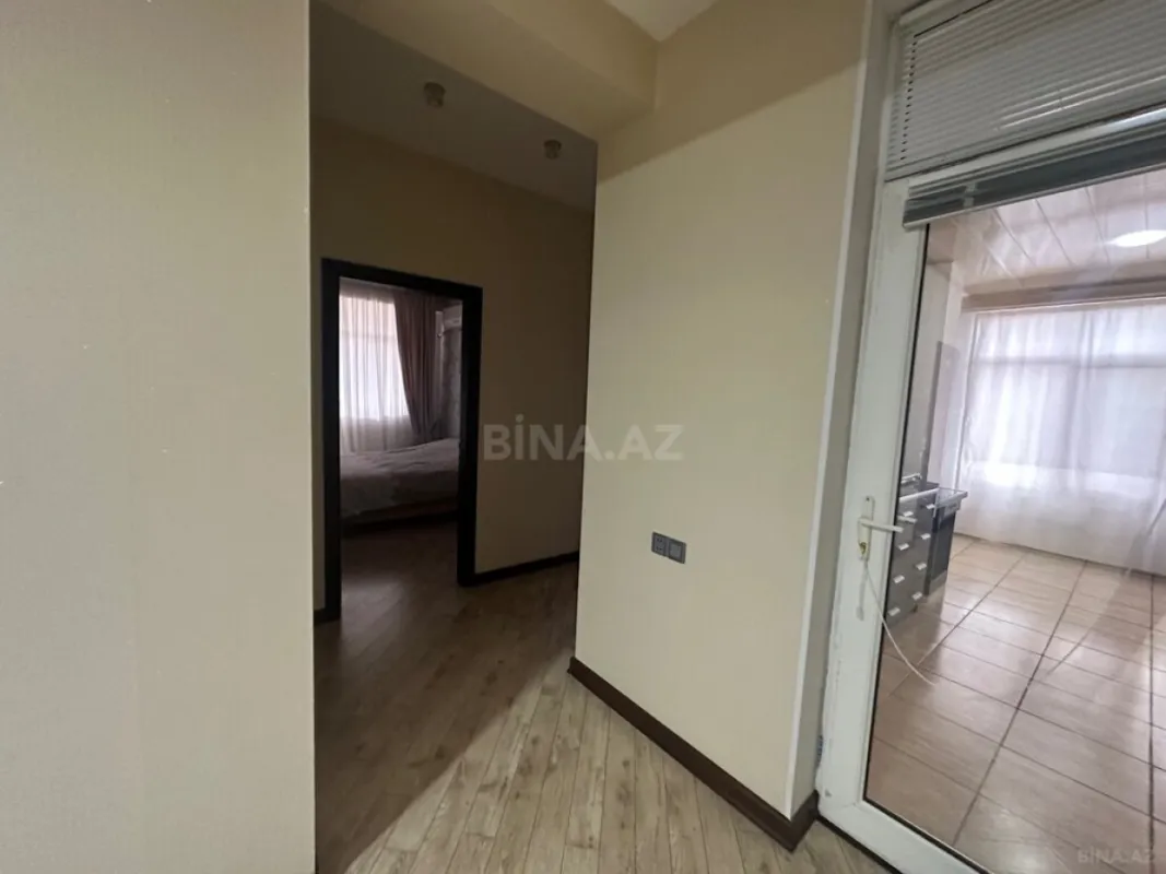 Kirayə verilir 6 otaqlı mənzil 248 m²