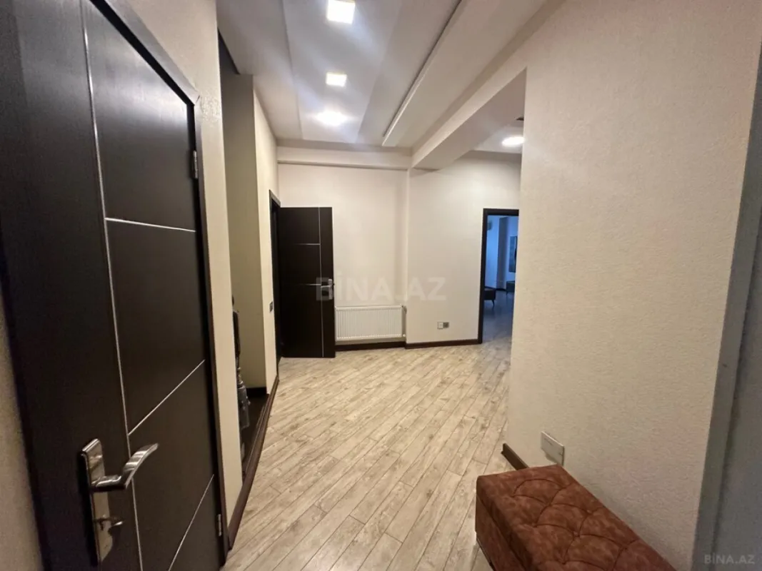 Kirayə verilir 6 otaqlı mənzil 248 m²