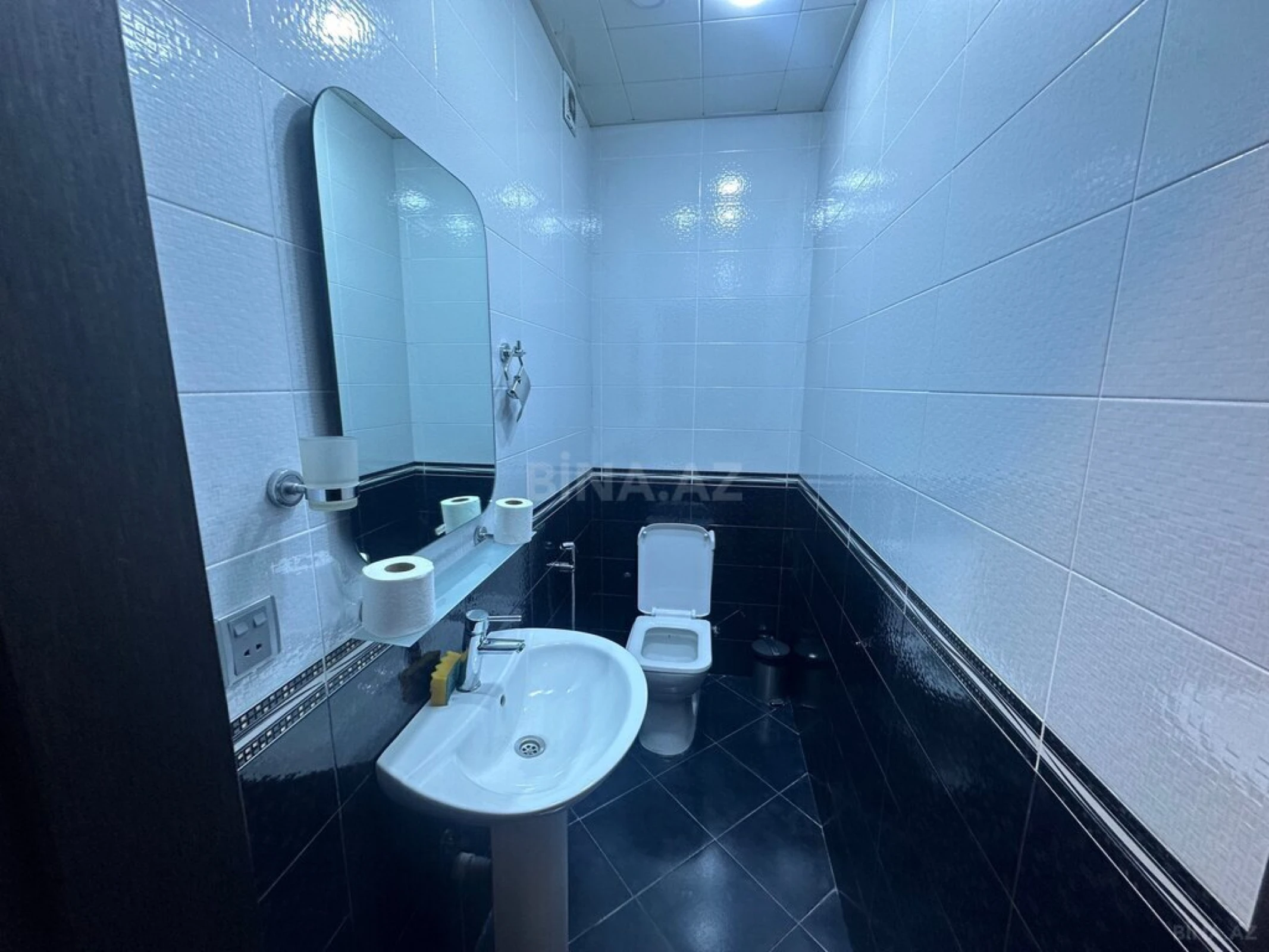Kirayə verilir 6 otaqlı mənzil 248 m²